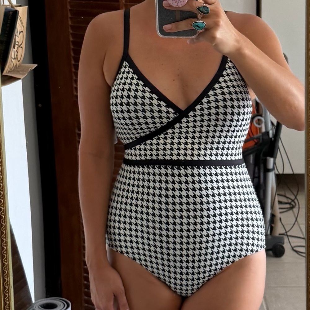 NWT SKYE Houndstooth One Piece Wrap Swimsuit Size L